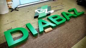 объемные буквы и логотип для компании diabaz